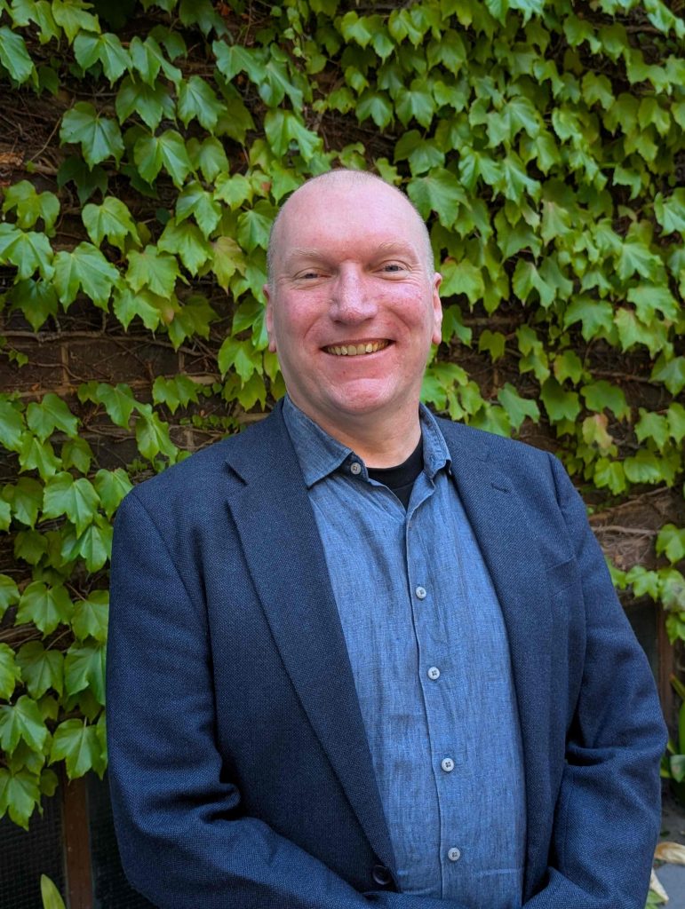 Distinguished Professor Arnan Mitchell is an expert in integrated photonics who works with academics and industry to create technology solutions with real world impact.