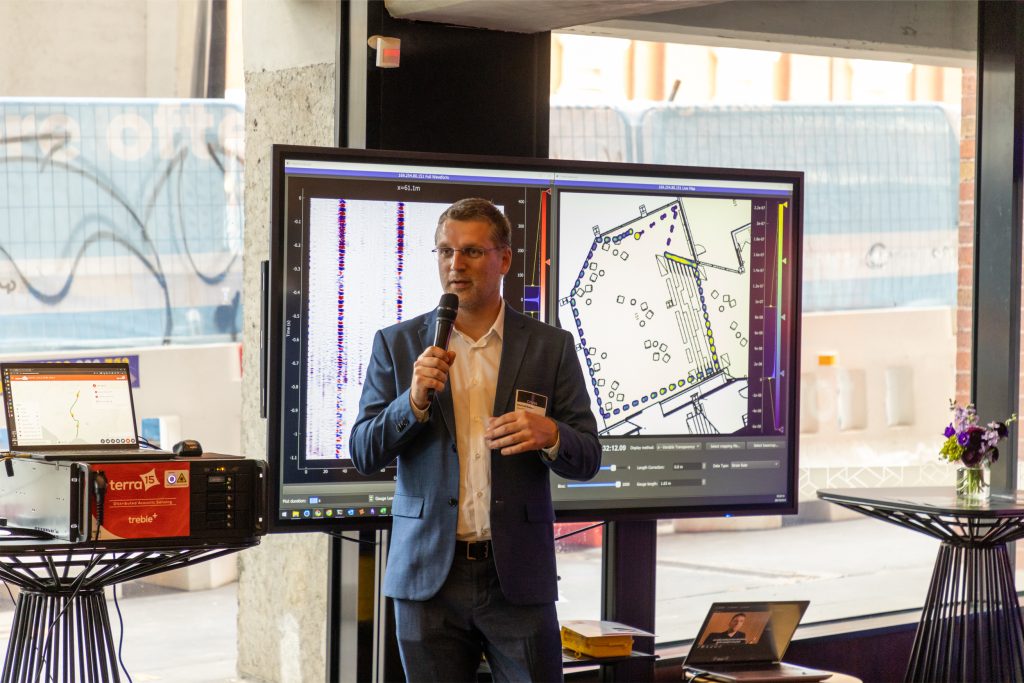 From discovering Earth-like planets to revolutionising medical imaging for earlier diagnostics – we are aiming for high-impact outcomes at COMBS. A key step in achieving this is bridging the gap between researchers and end-users to align our research with society’s biggest future challenges.